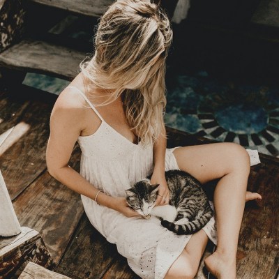 Did you know there’s a Dating App for cat lovers?